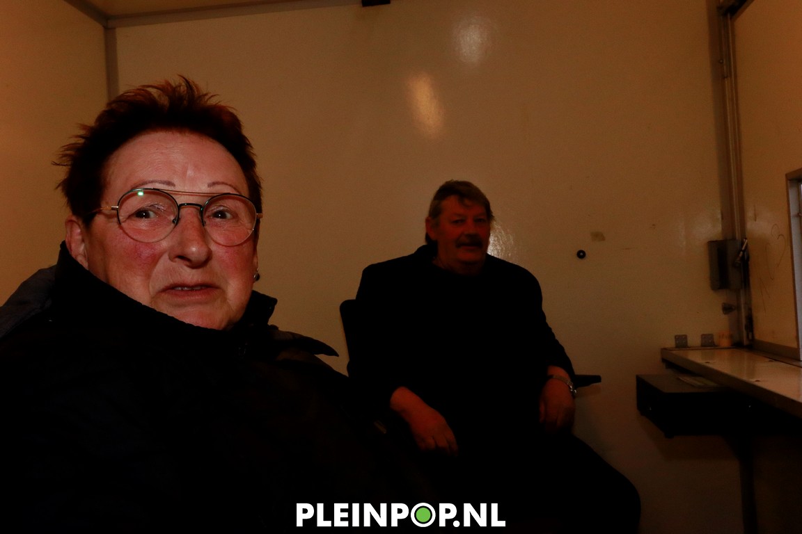 V R I J D A G     (76)